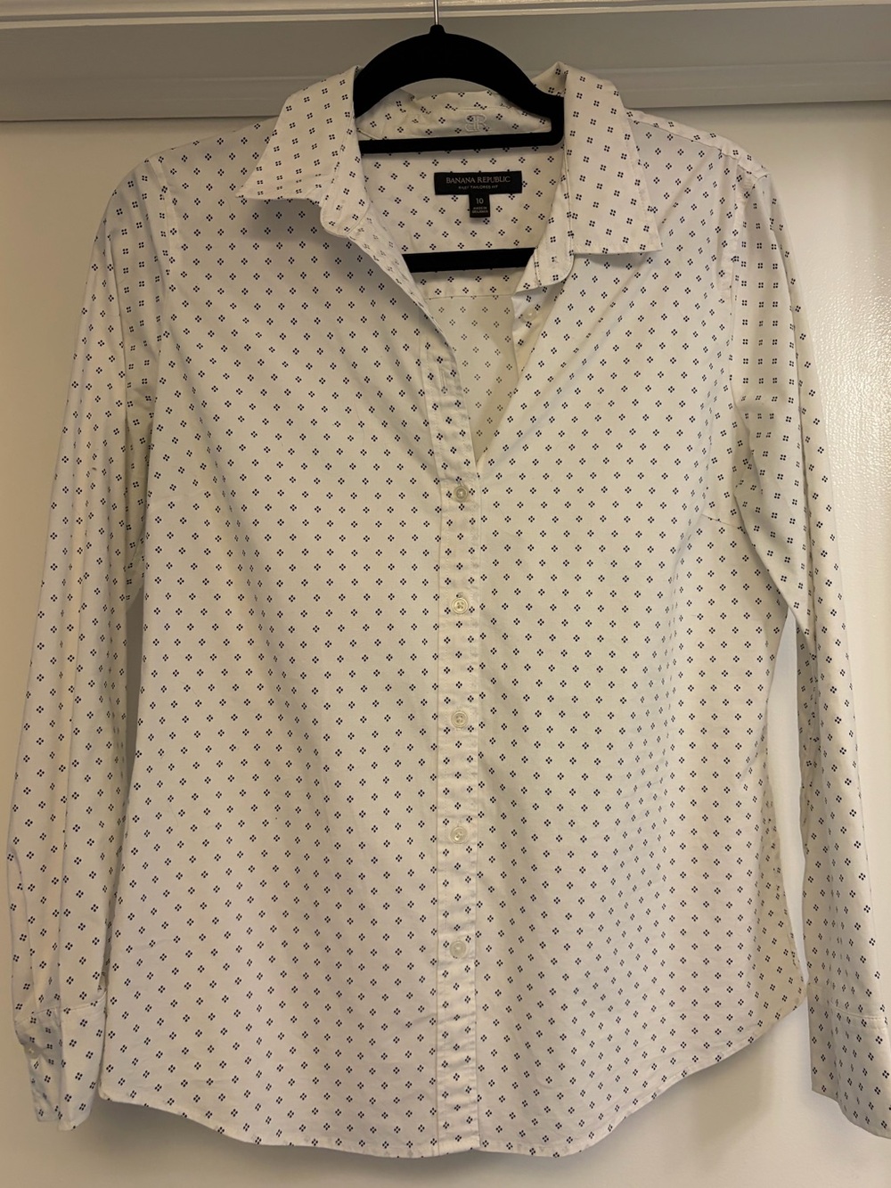 Banana Republic - Riley Tailored Fit Shirt - black/white dot print - size 10